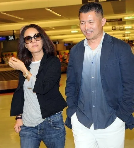 泛策略 那英老公孟桐回应“出轨”传闻: 纯属谣言, 为缺乏分寸感的互动道歉